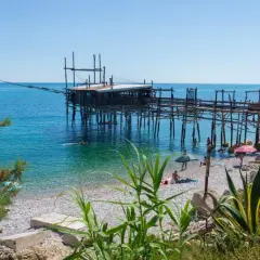 Spiagge Abruzzo: Guida completa tra sabbia, trabocchi e natura