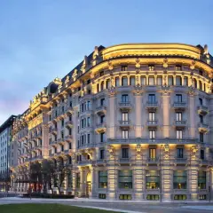 Excelsior Hotel Gallia: Lusso 5 Stelle a Milano. Vale la Pena?