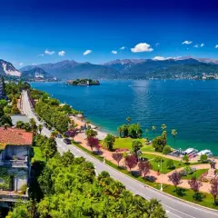 Montagna nel lago in Italia: ispira e pianifica il tuo viaggio ideale