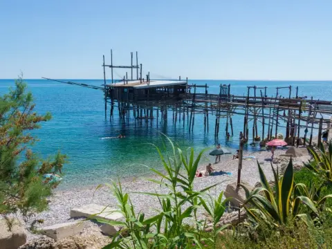 Spiagge Abruzzo: Guida completa tra sabbia, trabocchi e natura