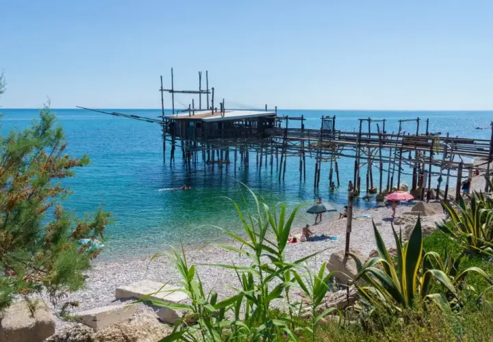 Spiagge Abruzzo: Guida completa tra sabbia, trabocchi e natura