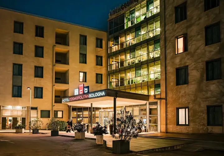Trova l'Hotel Ideale a Bologna Centro: Parcheggio e ZTL Senza Stress