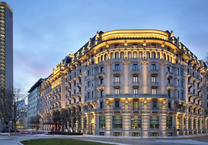 Excelsior Hotel Gallia: Lusso 5 Stelle a Milano. Vale la Pena?