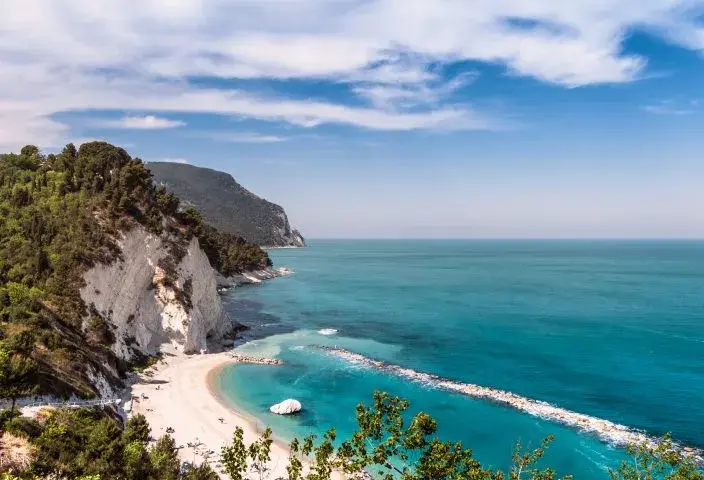 Vacanza nelle Marche: Trova la Tua Località Balneare Ideale