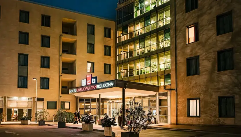 Trova l'Hotel Ideale a Bologna Centro: Parcheggio e ZTL Senza Stress