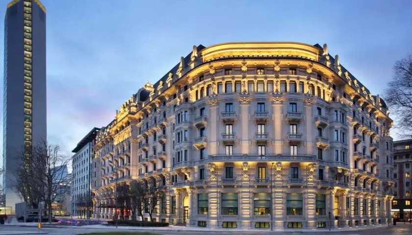 Excelsior Hotel Gallia: Lusso 5 Stelle a Milano. Vale la Pena?