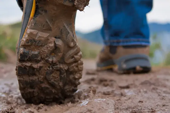 Scarpe da montagna: la guida definitiva per scegliere il tuo alleato