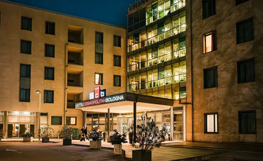Trova l'Hotel Ideale a Bologna Centro: Parcheggio e ZTL Senza Stress
