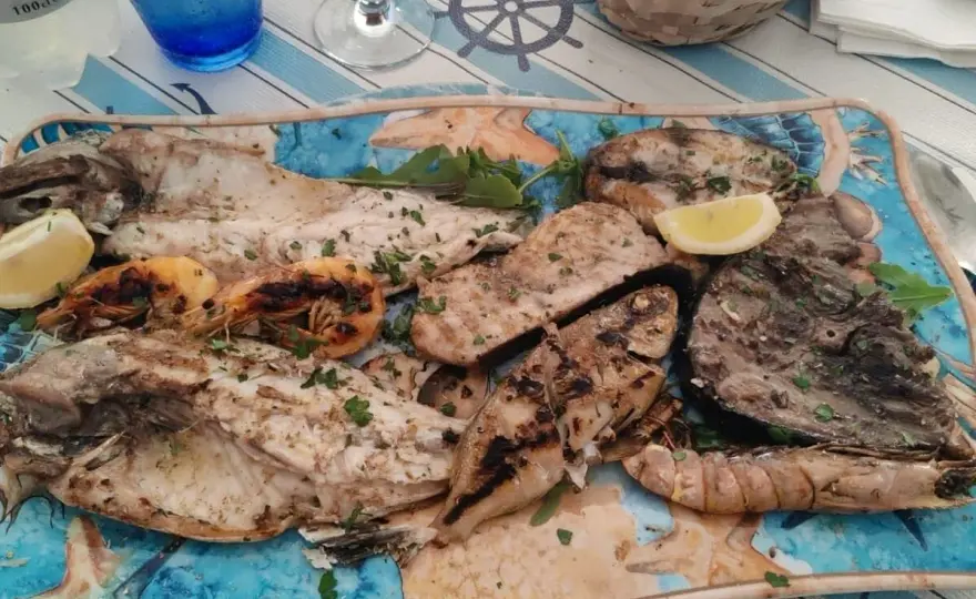 Angelo del Mare: vale la pena? Foto, piatti e freschezza.