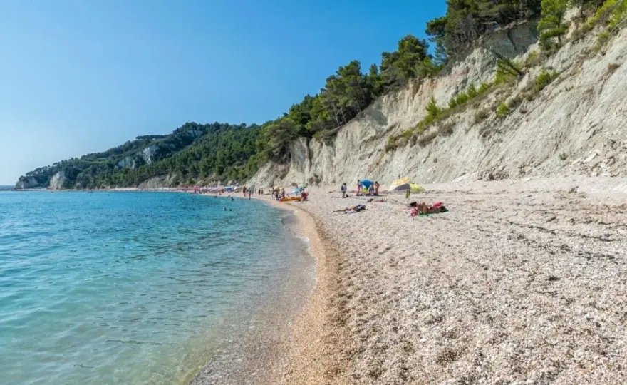 Marche low cost: le spiagge economiche per una vacanza da sogno