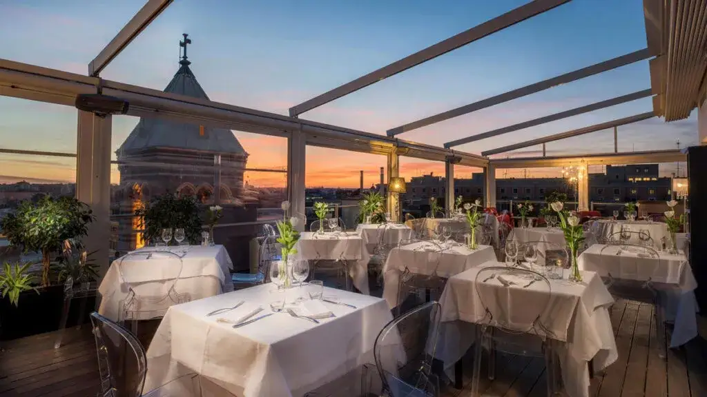 Zdjęcie Hotel La Griffe Roma 5 stelle: Lusso e vista panoramica nel cuore di Roma